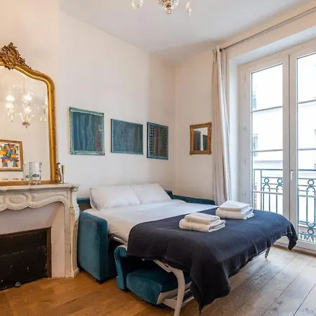 Parisian Elegance - Refined 1bd In Le Marais Апартаменты Париж