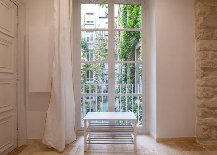 Parisian Elegance - Refined 1bd In Le Marais Apartment