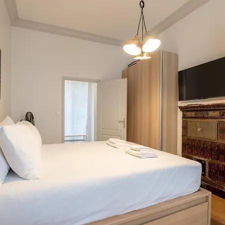 Parisian Elegance - Refined 1bd In Le Marais Apartment *