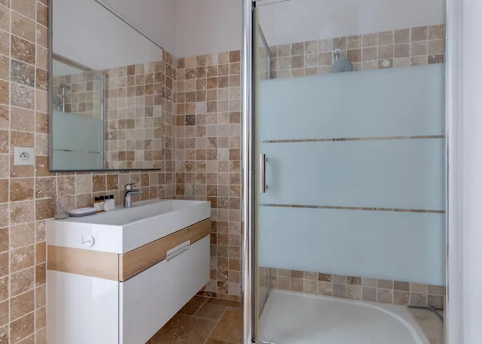 Parisian Elegance - Refined 1bd In Le Marais